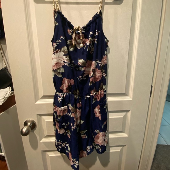 Floral navy romper - Picture 2 of 2